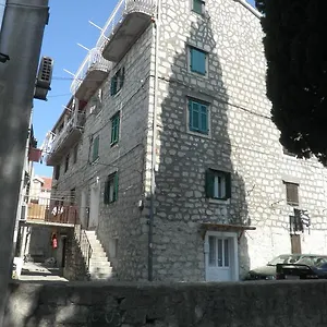 Periko Split